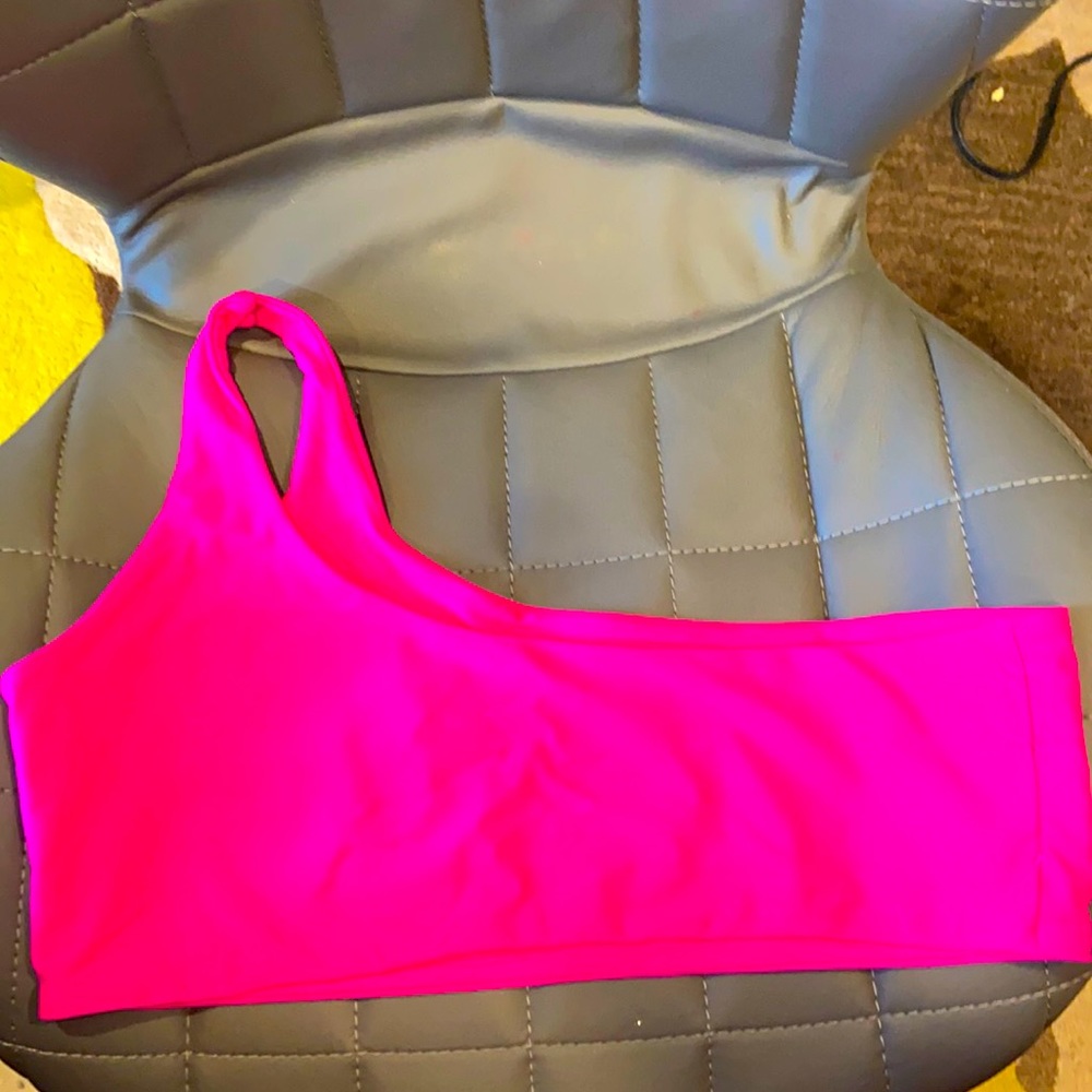 Trendy half shoulder pink bikini top Medium